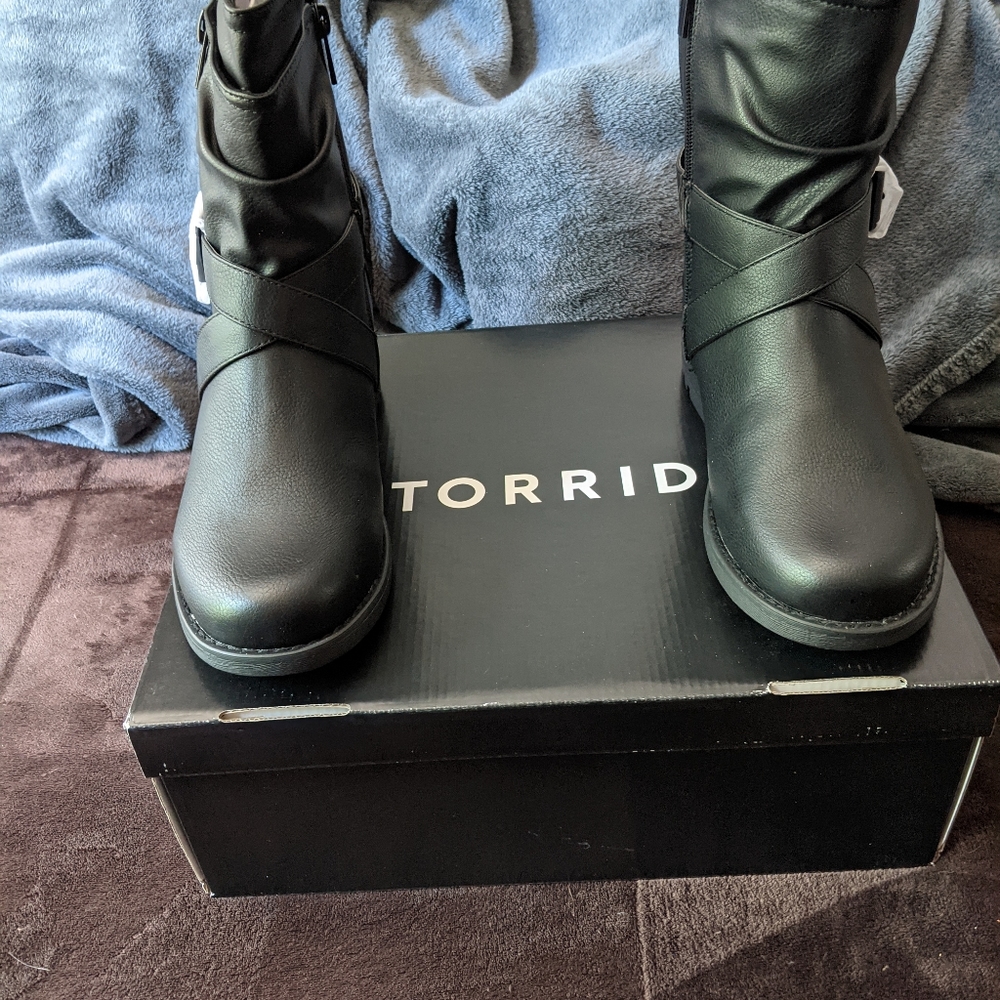 Black mid-calf boots size 9 wide width